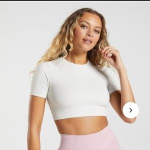 WHITNEY SHORT SLEEVE CROP TOP